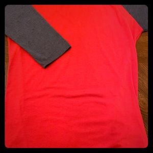 💐3/$10💐LulaRoe red and grey T-shirt